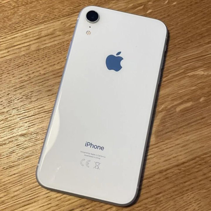 iPhone Xr белый 64gb