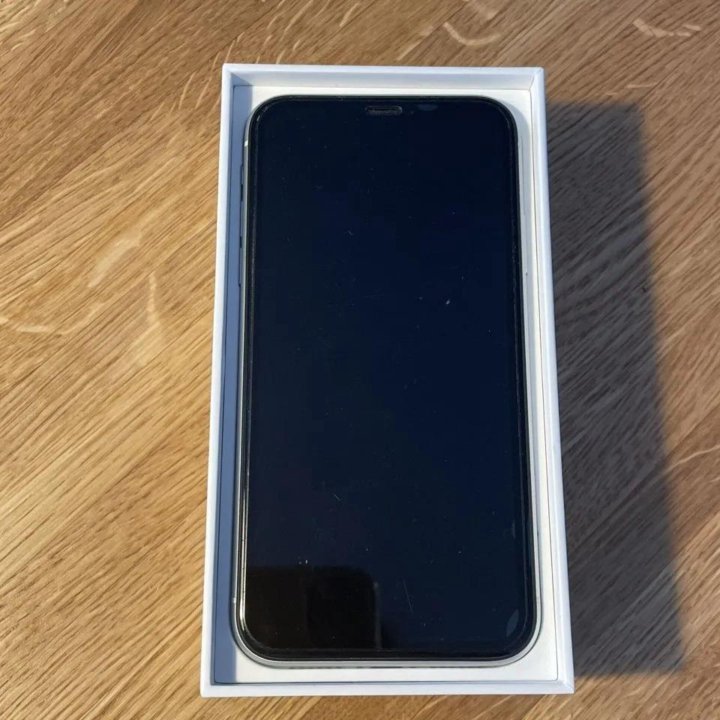 iPhone Xr белый 64gb