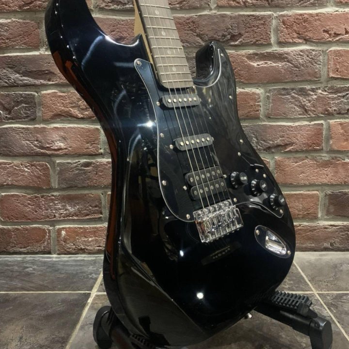 Электрогитара Black Stratocaster + Мощный Комбик