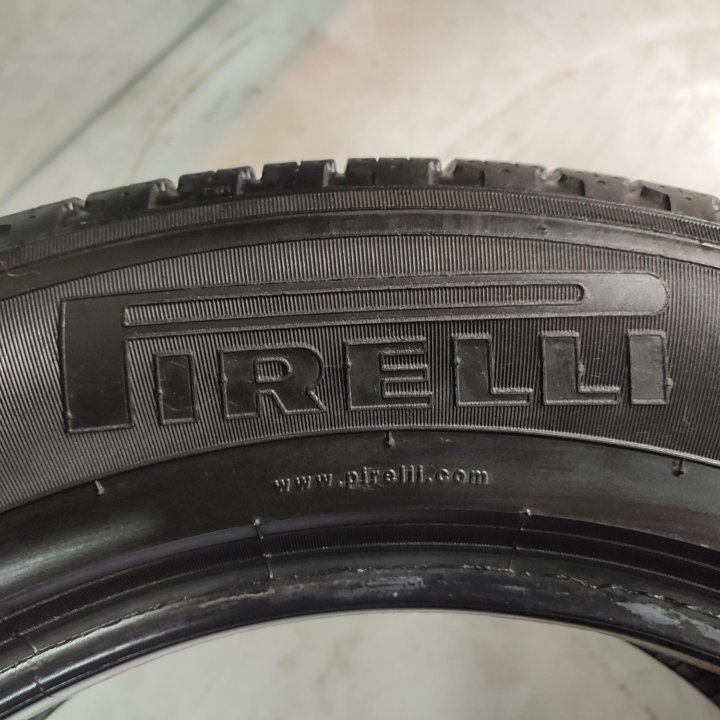 235/60/18 комплект шин б/у Pirelli 235 60 R18