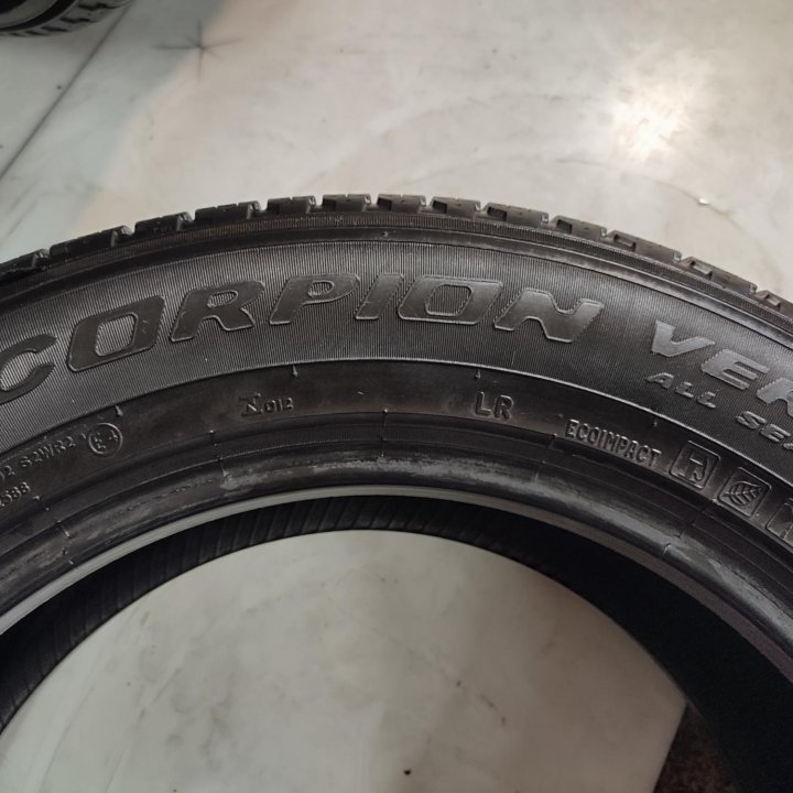 235/60/18 комплект шин б/у Pirelli 235 60 R18