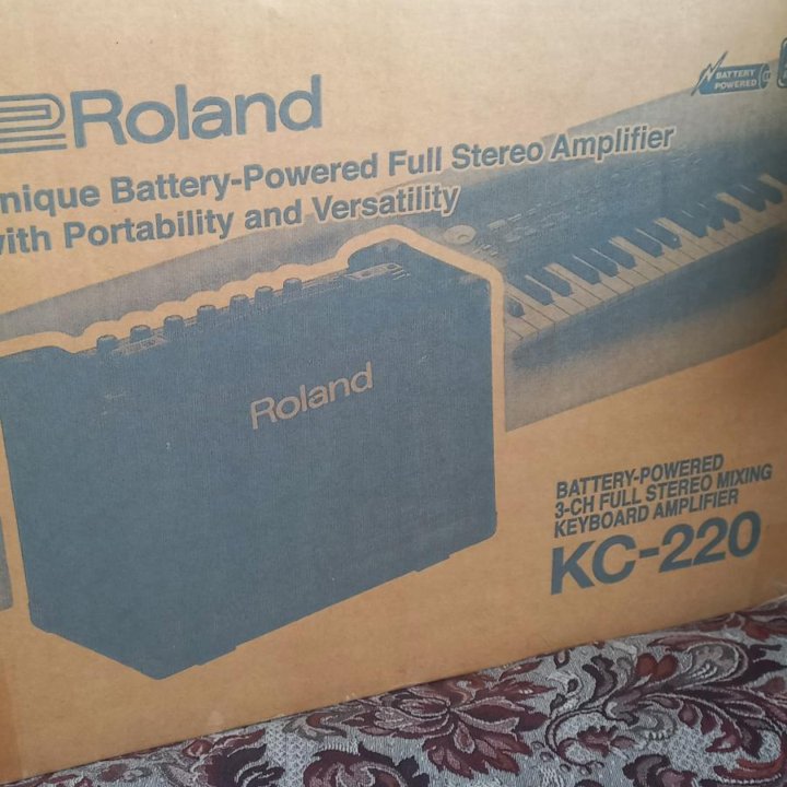 Roland KC-220 комбоусилитель, новый