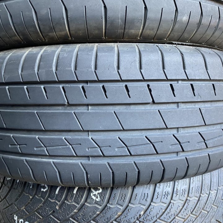 235/65 R17 Accelera Iota-ST68