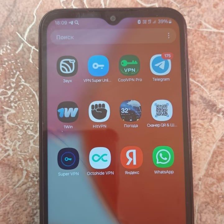 SAMSUNG A 14