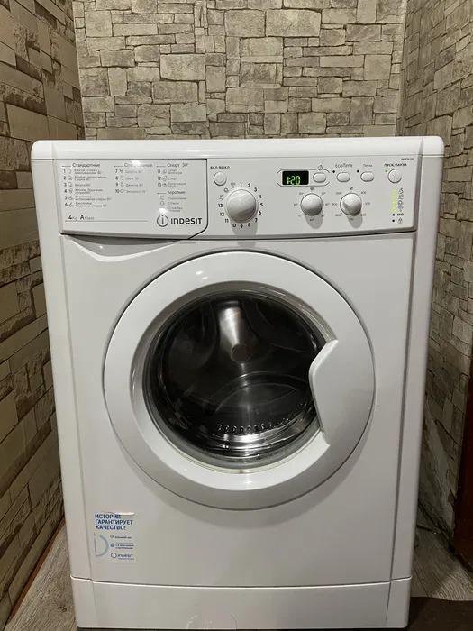 Продам стиральную машину Indesit,загрузка 4 кг