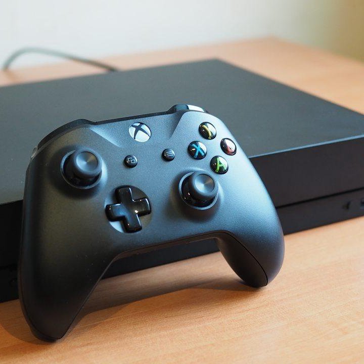 Xbox One X 1024GB + 1 Геймпад + HDMI кабель