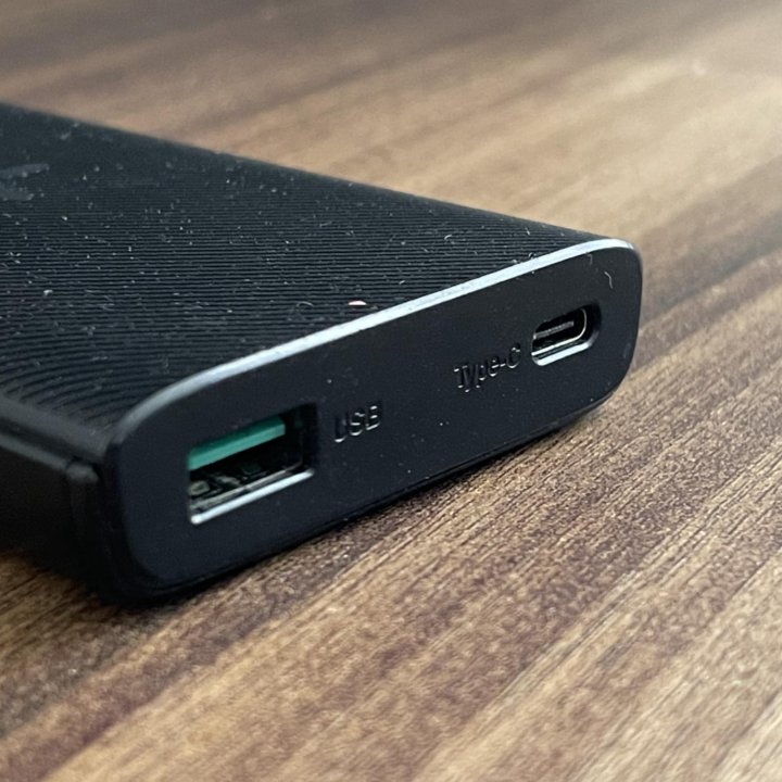 Powerbank с беспроводной зарядкой TFN