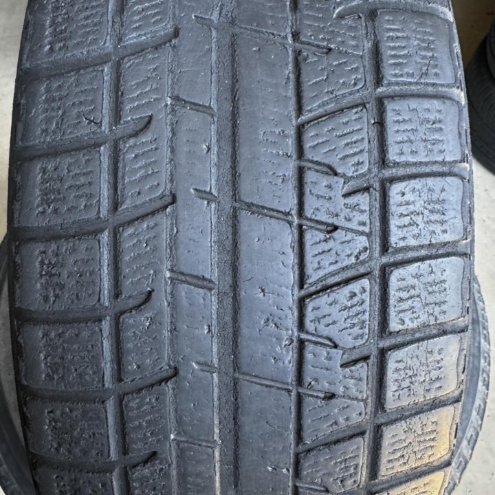 215/60 R16 Yokohama Ice Guard IG50