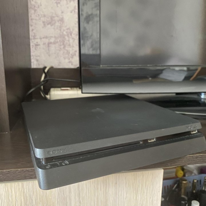 Игровая приставка Play Station 4 slim