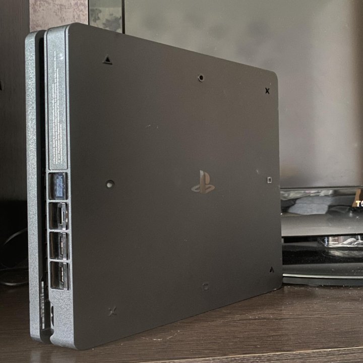 Игровая приставка Play Station 4 slim