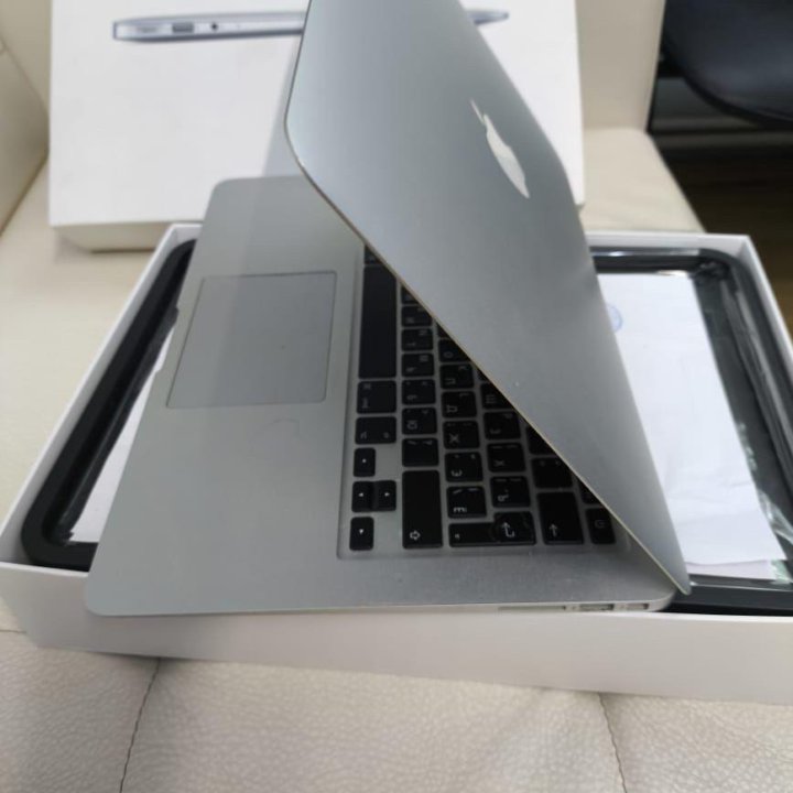 Apple MacBook Air 13 2012 в коробке