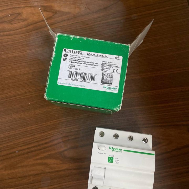 Schneider electric resi9 4p-63a-30ma-ac