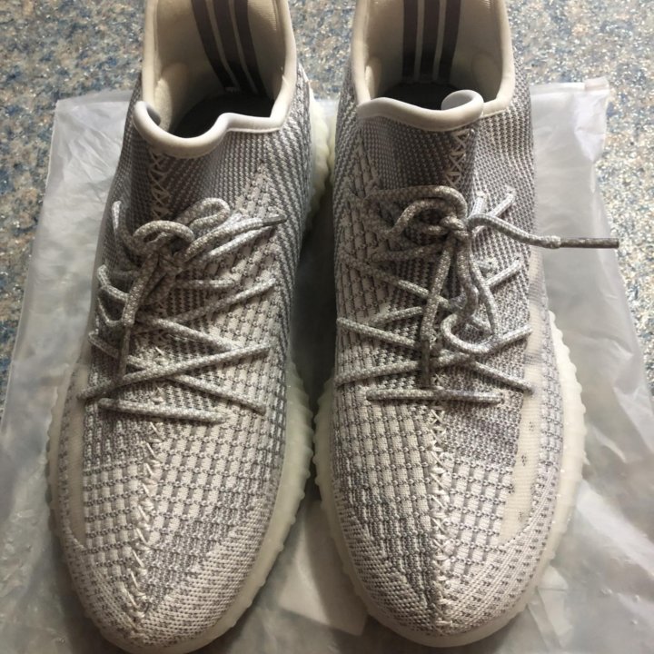 Мужские кроссовки adidas Yeezy boost 350 v2