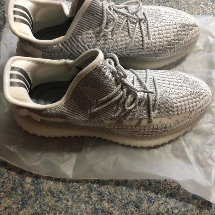 Мужские кроссовки adidas Yeezy boost 350 v2