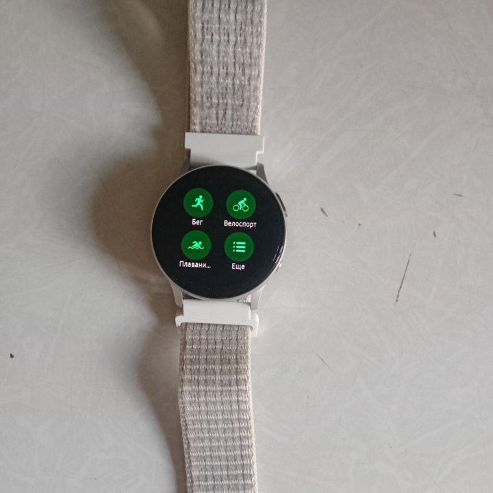 Смарт-часы Samsung Galaxy Watch Active2 SM-R830