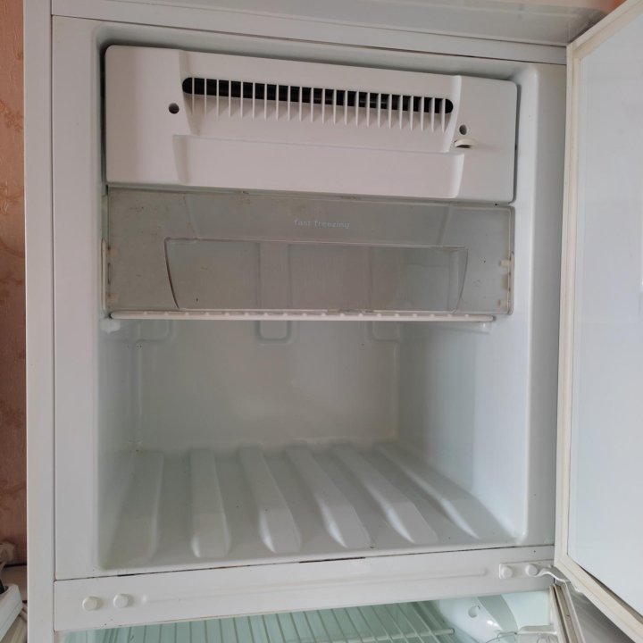 Холодильник Indesit R36NFG 015