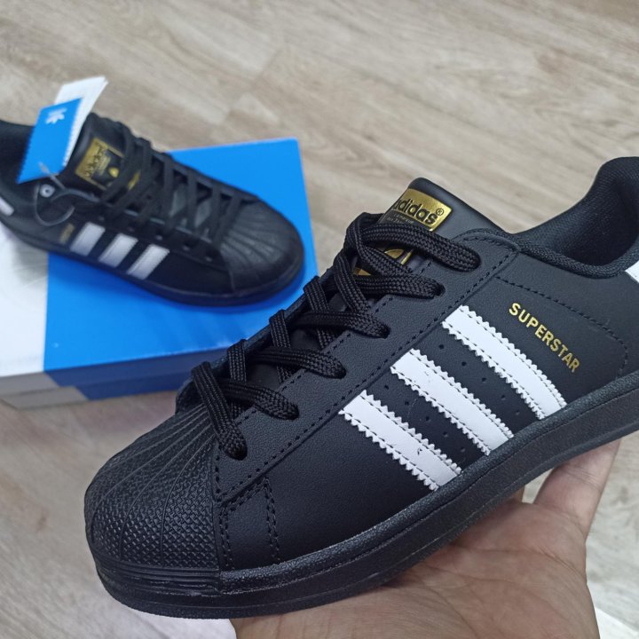 Кроссовки adidas superstar