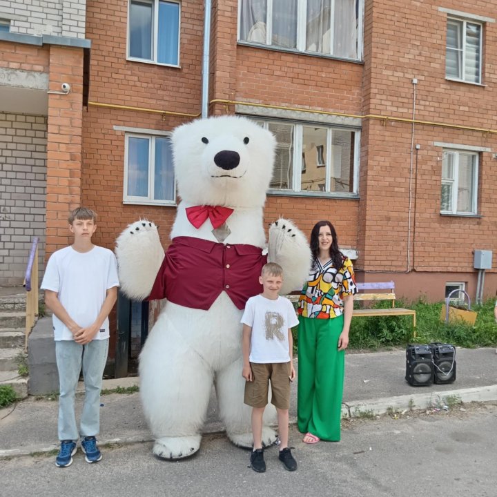 Поздравление от ростовых медведей