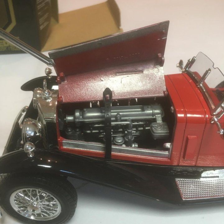 Mercedes-Benz SSK 1928 BBurago Italy 1:18