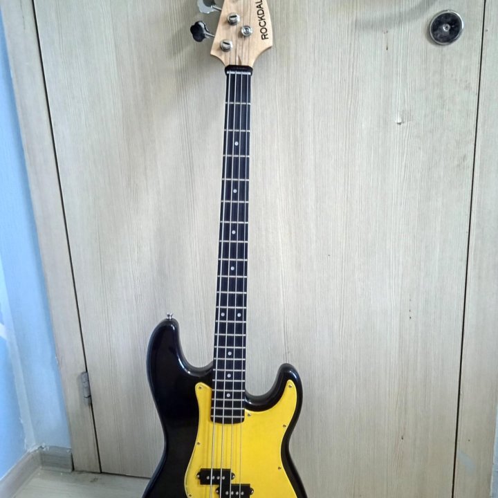 Бас гитара Rockdale Precision Bass