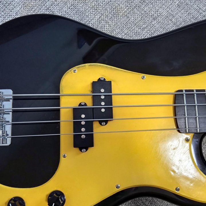 Бас гитара Rockdale Precision Bass