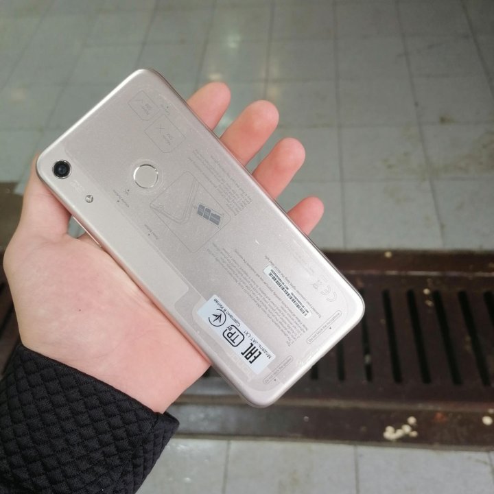 Телефон хонор 8а