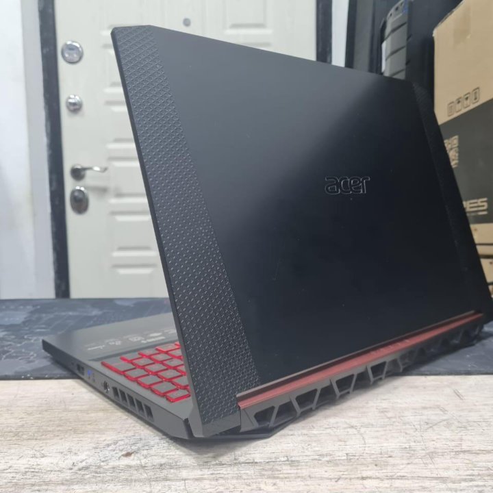 Acer Nitro i5-8300H 16gb GTX 1050 3gb SSD 500gb