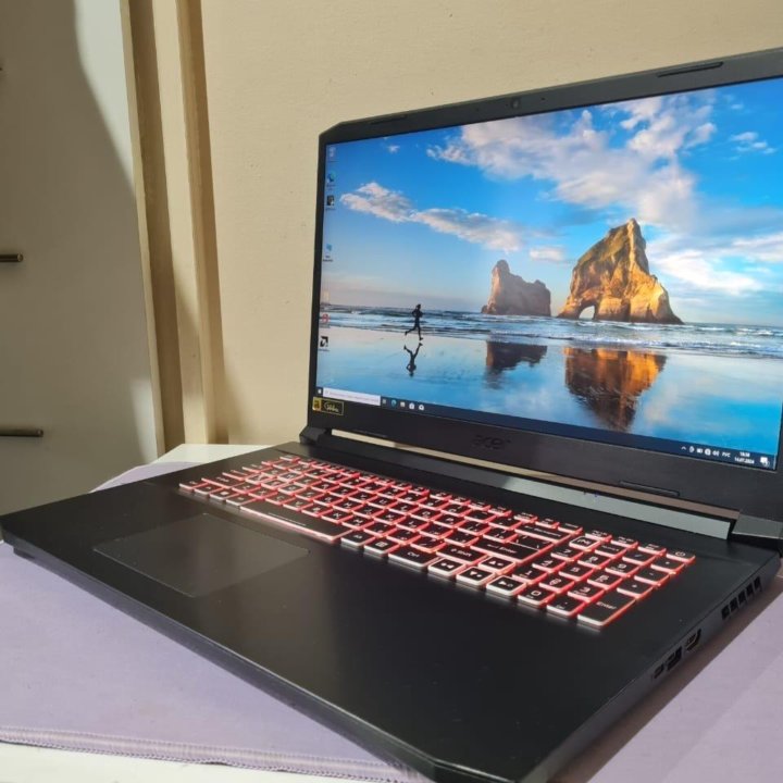 Acer Nitro R7 5800H 16gb RX 3080 8gb 17.3