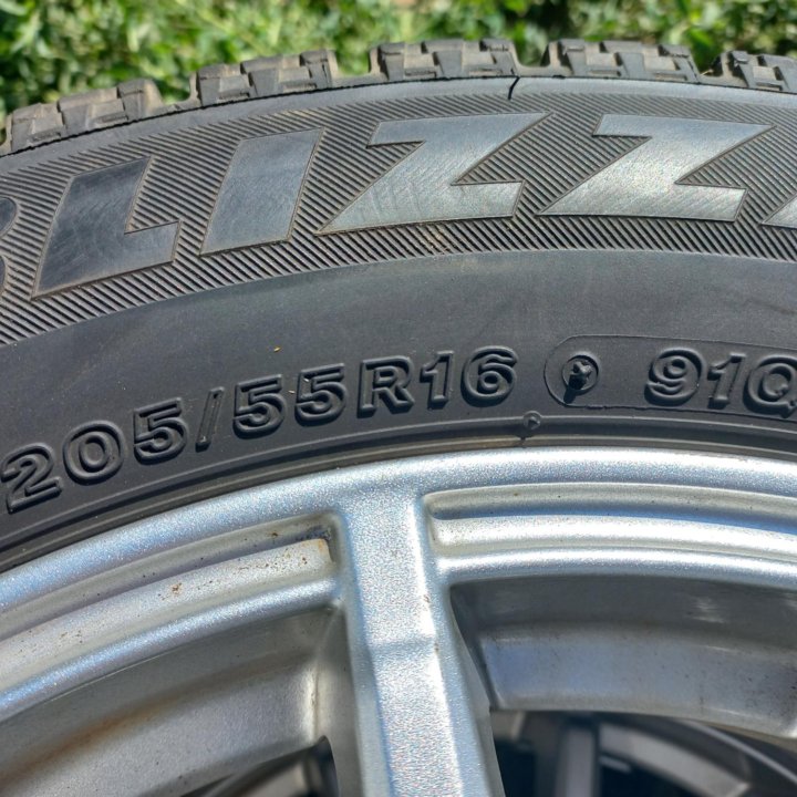 Зимняя резина Bridgestone 205/55/R16 Б/П по РФ