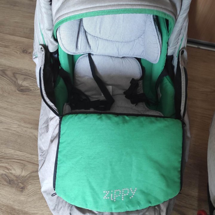 Продам коляску zippy 3 в 1