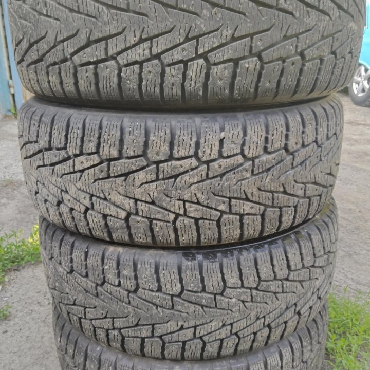 Nokian Hakkapeliitta 7 235/60 R17