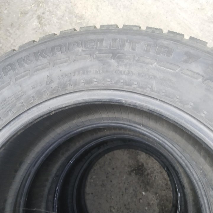 Nokian Hakkapeliitta 7 235/60 R17