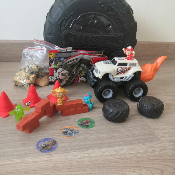 Zuru smashers monster truck