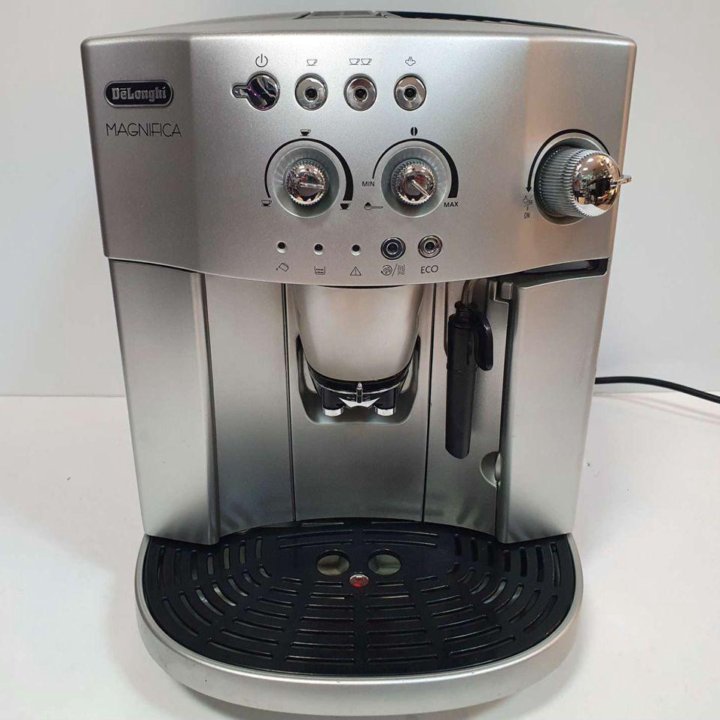 Кофемашина Delonghi Magnifica