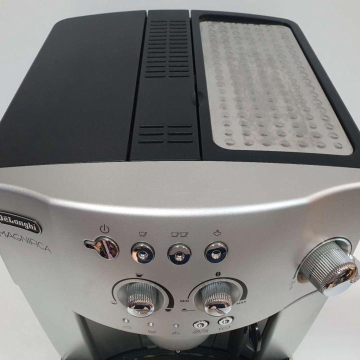 Кофемашина Delonghi Magnifica