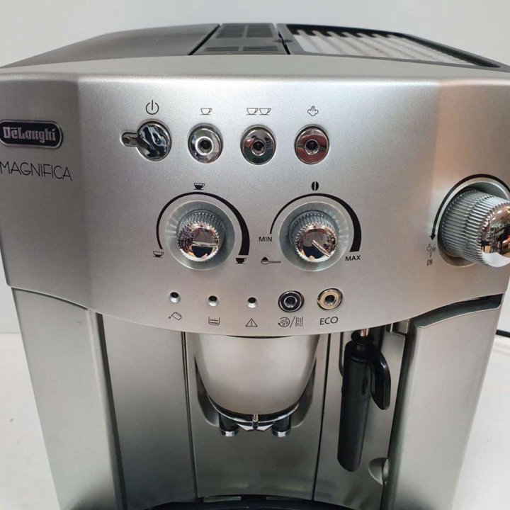 Кофемашина Delonghi Magnifica