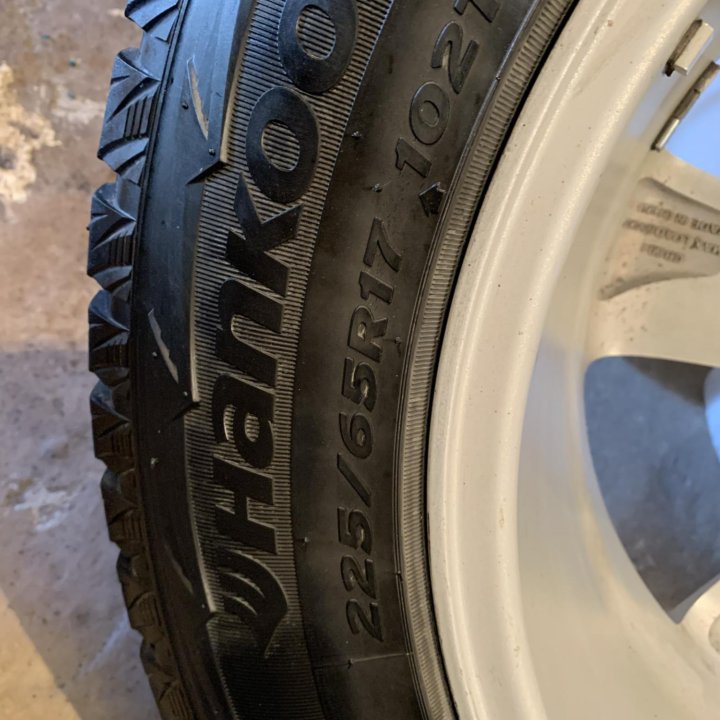 Комплект колес 225/65R17