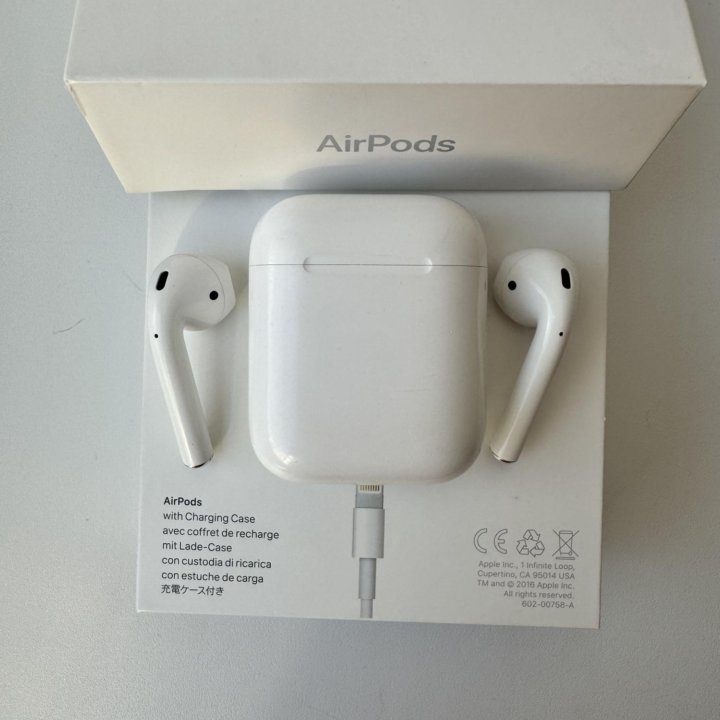 Наушники AirPods