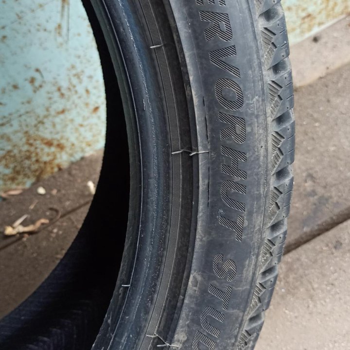 Шины зимние 245/40 R19