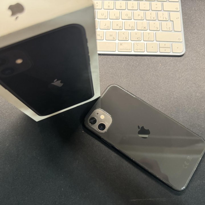 iPhone 11 (64GB)