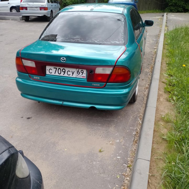 Mazda 323, 1998