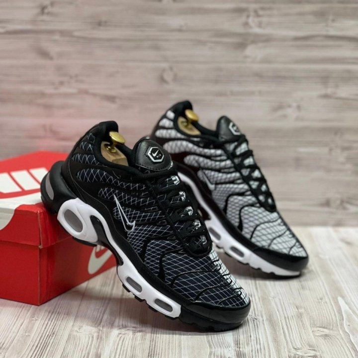 Кроссовки Nike Air Max Tn Plus