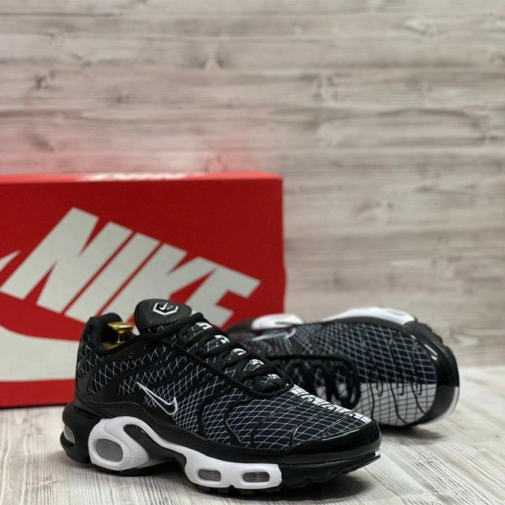 Кроссовки Nike Air Max Tn Plus