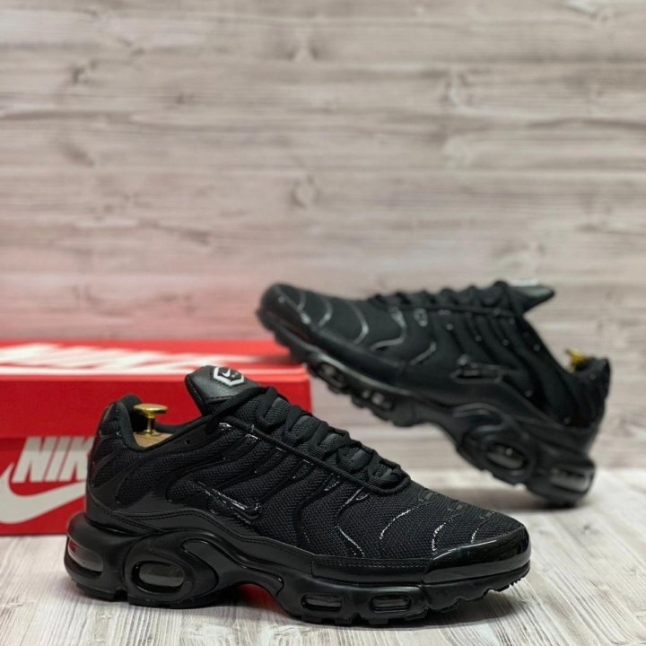 Кроссовки Nike Air Max Tn Plus