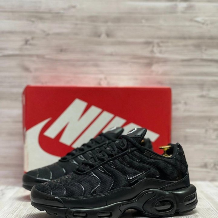 Кроссовки Nike Air Max Tn Plus