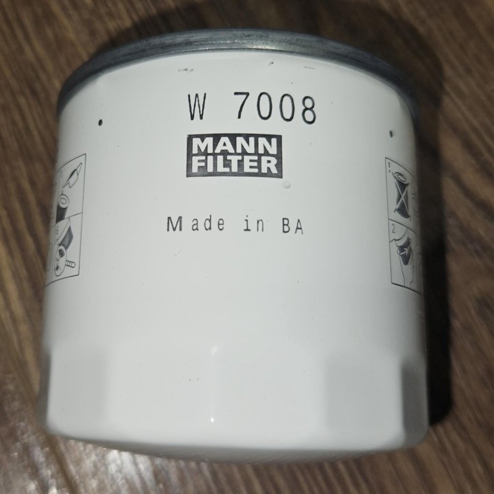 Масляный фильтр Mann Filter W7008