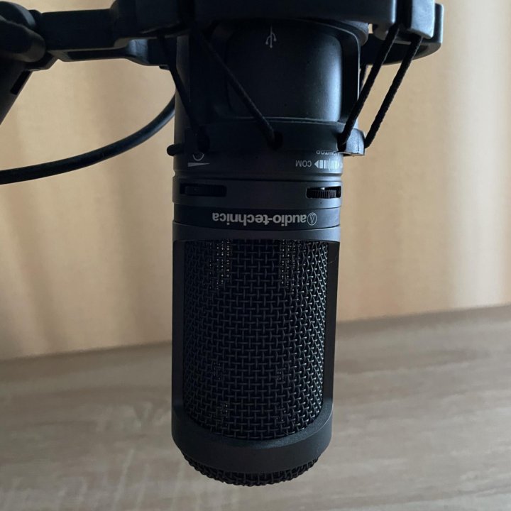 Студийный микрофон Audio-Technica AT-2020USB+