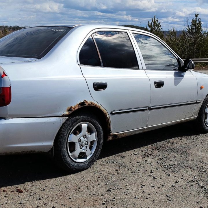 Hyundai Accent, 2004