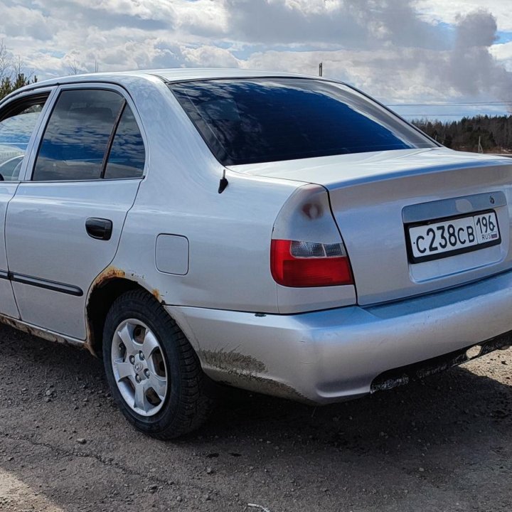 Hyundai Accent, 2004