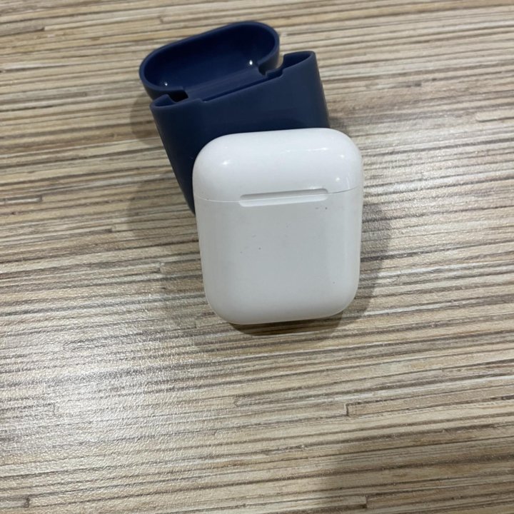 Кейс для airpods 2 и левый наушник б/у